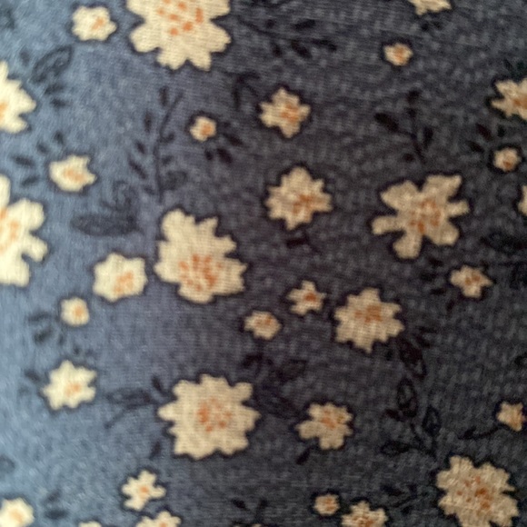 Blue flower print sleeveless blouse - Picture 4 of 4